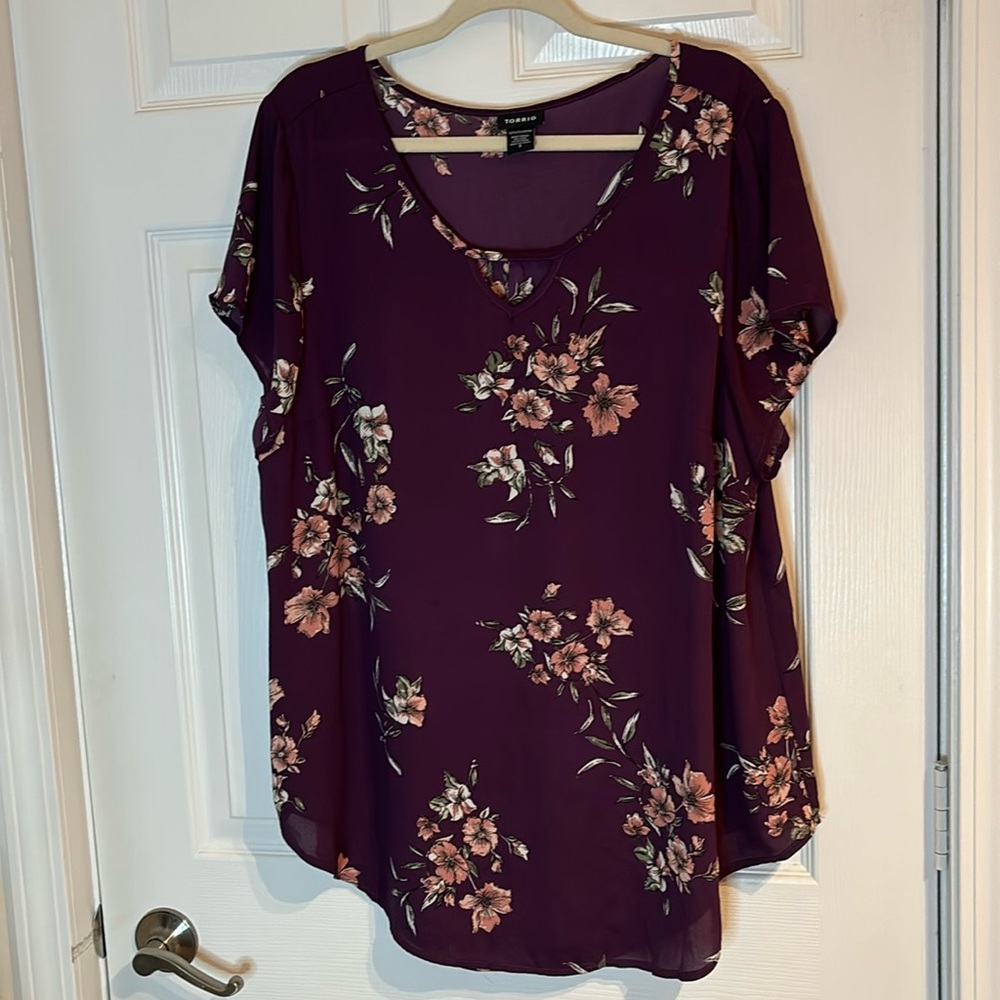 Torrid short sleeve blouse, size 2
